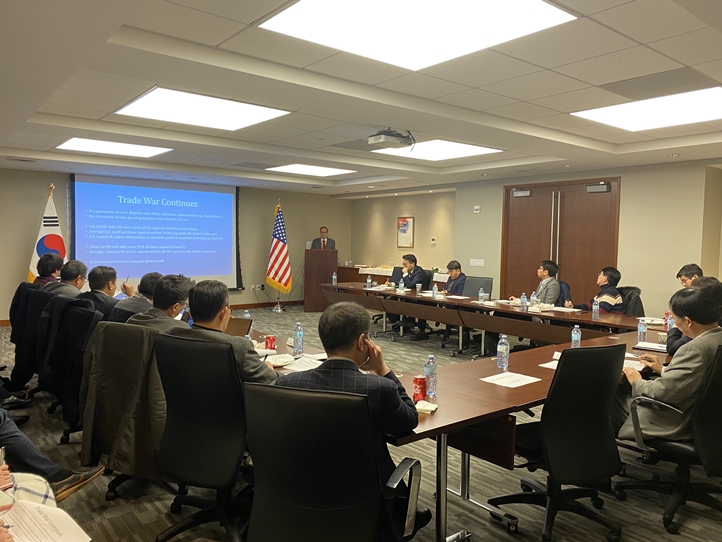 Brown Bag Seminar with Dr. Benn Steil