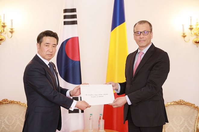 Submission of the Copies of Credentials of the Ambassador of the Republic of Korea - H.E. Mr. RIM Kap-soo (March, 29th, 2022)