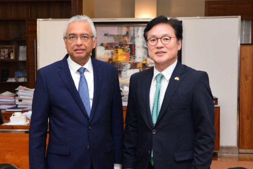 La visite de courtoisie de M le President de KOICA (le 28 septembre)