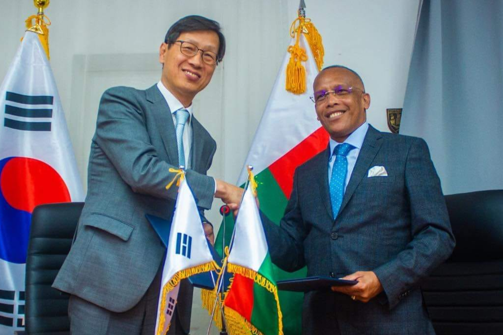 Signature du MOU sur la coopération de Taekwondo (le 10 novembre)