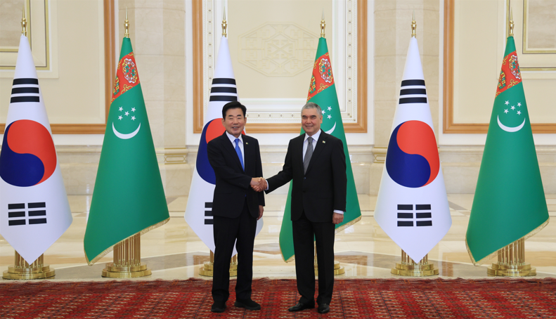 Спикер Национальной Ассамблеи Республики Корея Ким Чжин Пхё  посетил Турменистан (20-21 июля)