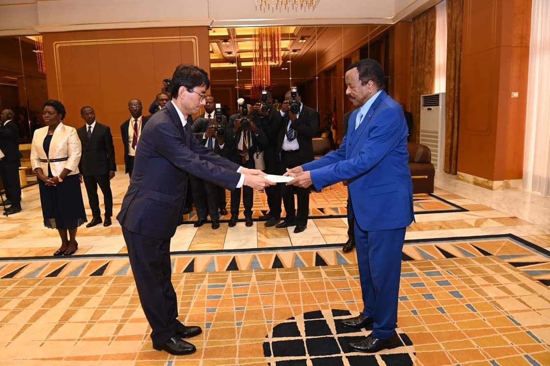 남기욱 대사, 카메룬 대통령앞 신임장 제정