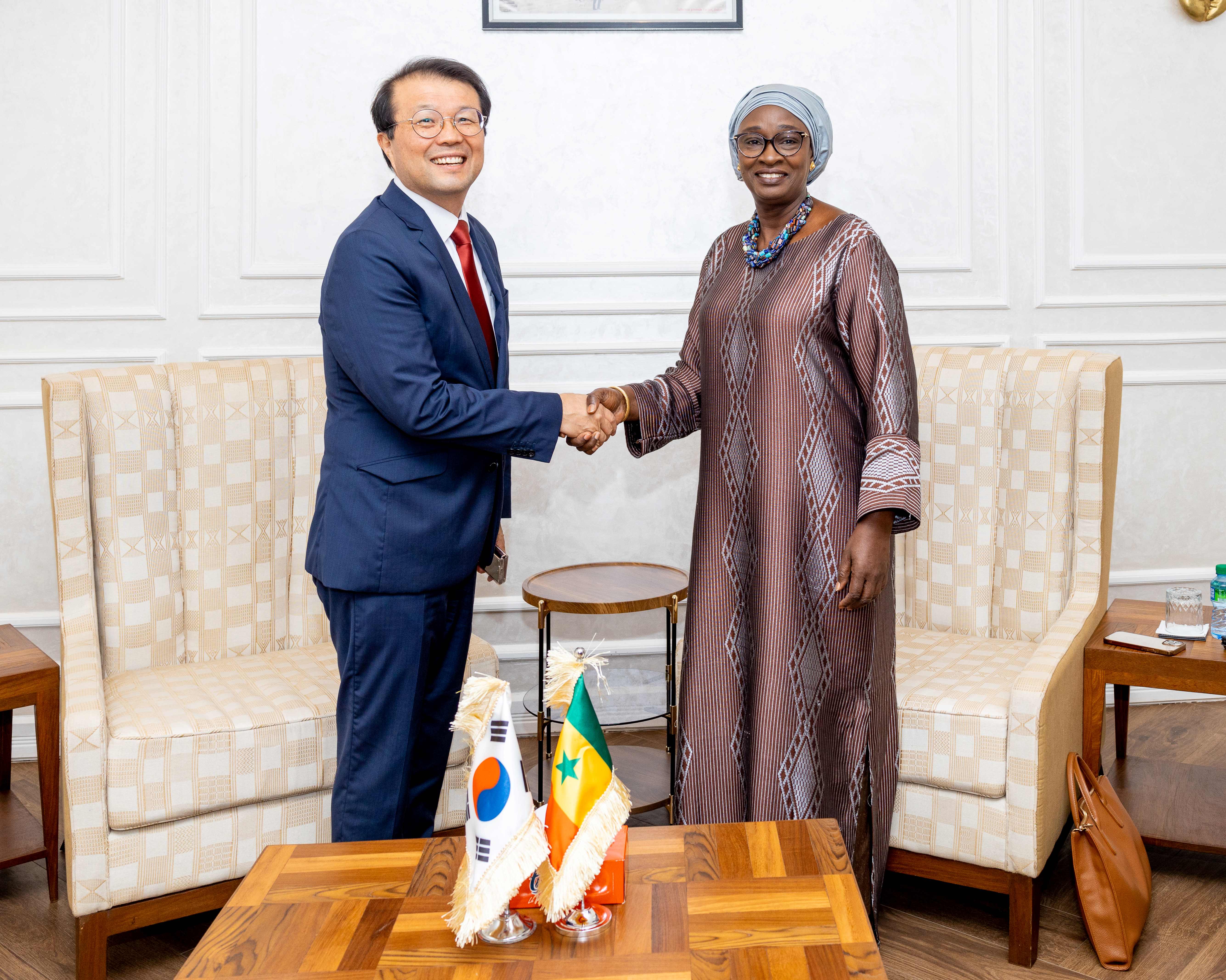 Rencontre avec la Ministre sénégalaise des Affaires étrangères