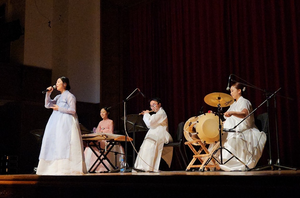 Korejske i srpske pesme izvedene na gajagmu i tepjongsou: Uspešan održan Koncert fuzije korejske muzike