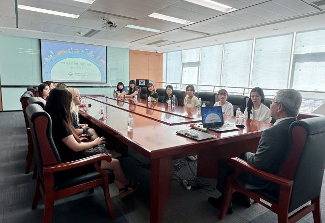 연세대 중국언어문화연수 참가 대학생 총영사관 방문
