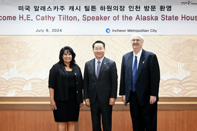 Alaska Speaker of House Cathy Tilton and House member Craig Johnson visited Korea and met Mayor of Incheon Metropolitan City Yoo Jeoung-bok