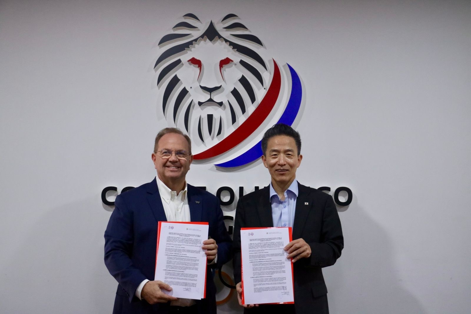 Firma del Convenio de Cooperación entre la Embajada y el Comité Olímpico Paraguayo(COP)
