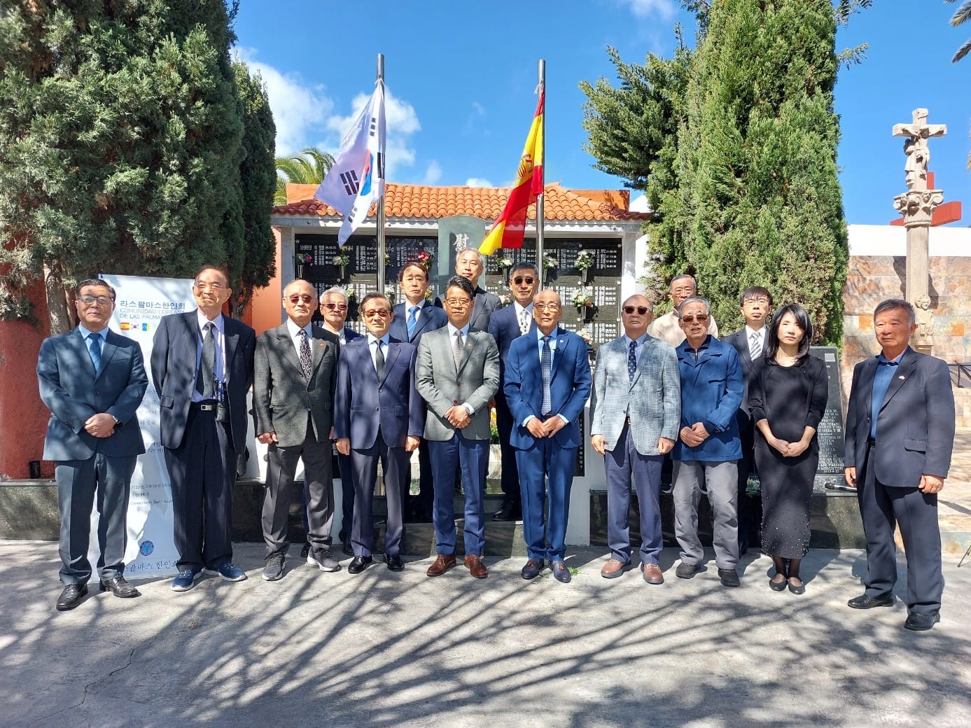 Visita de KBS al cementerio de San Lázaro