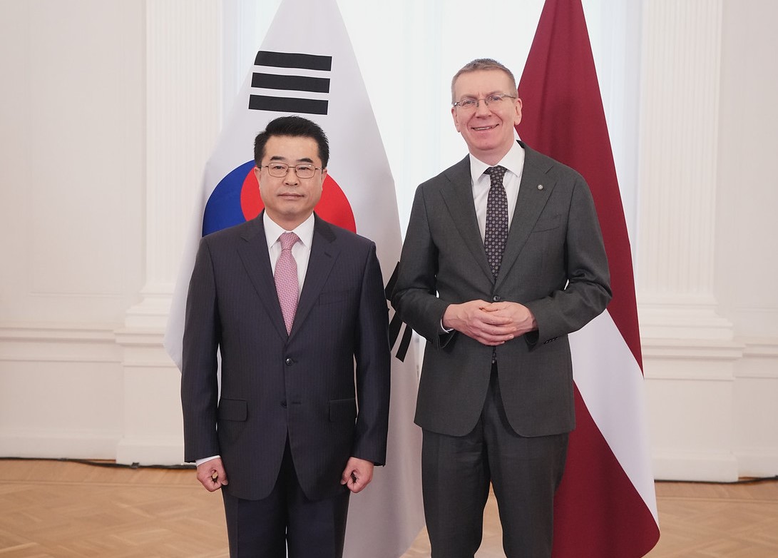 김종한 대사, 라트비아 대통령 앞 신임장 제정