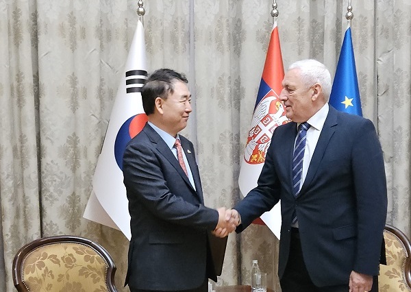 NJ.E. Kim Hjong Te sastao se sa ministrom nauke, tehnološkog razvoja i inovacija Belom Balintom