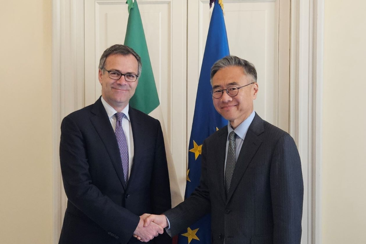 Incontro con il Consigliere diplomatico del Presidente del Consiglio italiano (30 aprile)