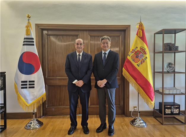 임수석 대사, 스페인 국립경찰청장 초청 관저 오찬