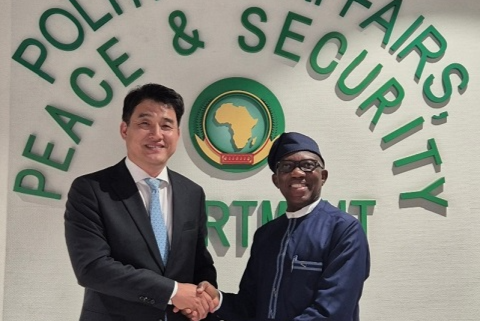 Amb. Jung met with AU PAPS Commissioner (1 Jul.)
