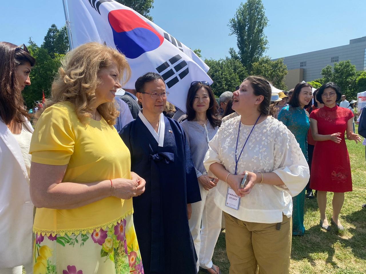 아시안 페스티벌 공동 개최