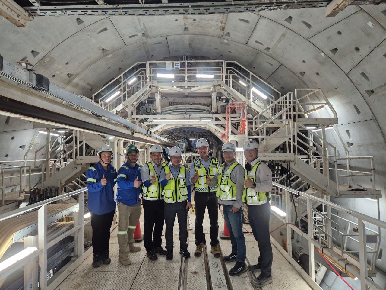 Visita al sitio de Metro Línea 3 (Hyundai)