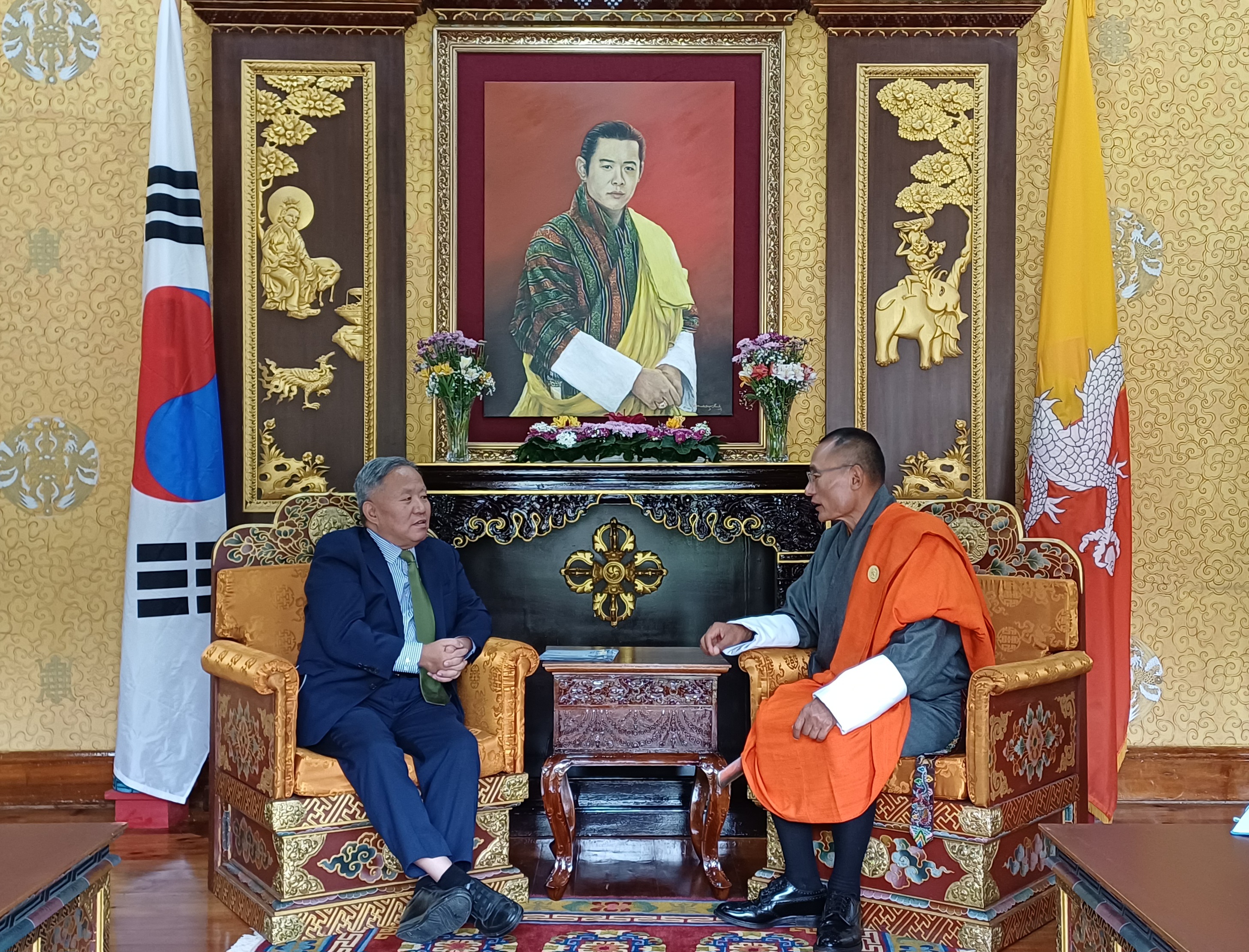 Amb.Park visited the Prime minister of Bhutan(2 Sep.)