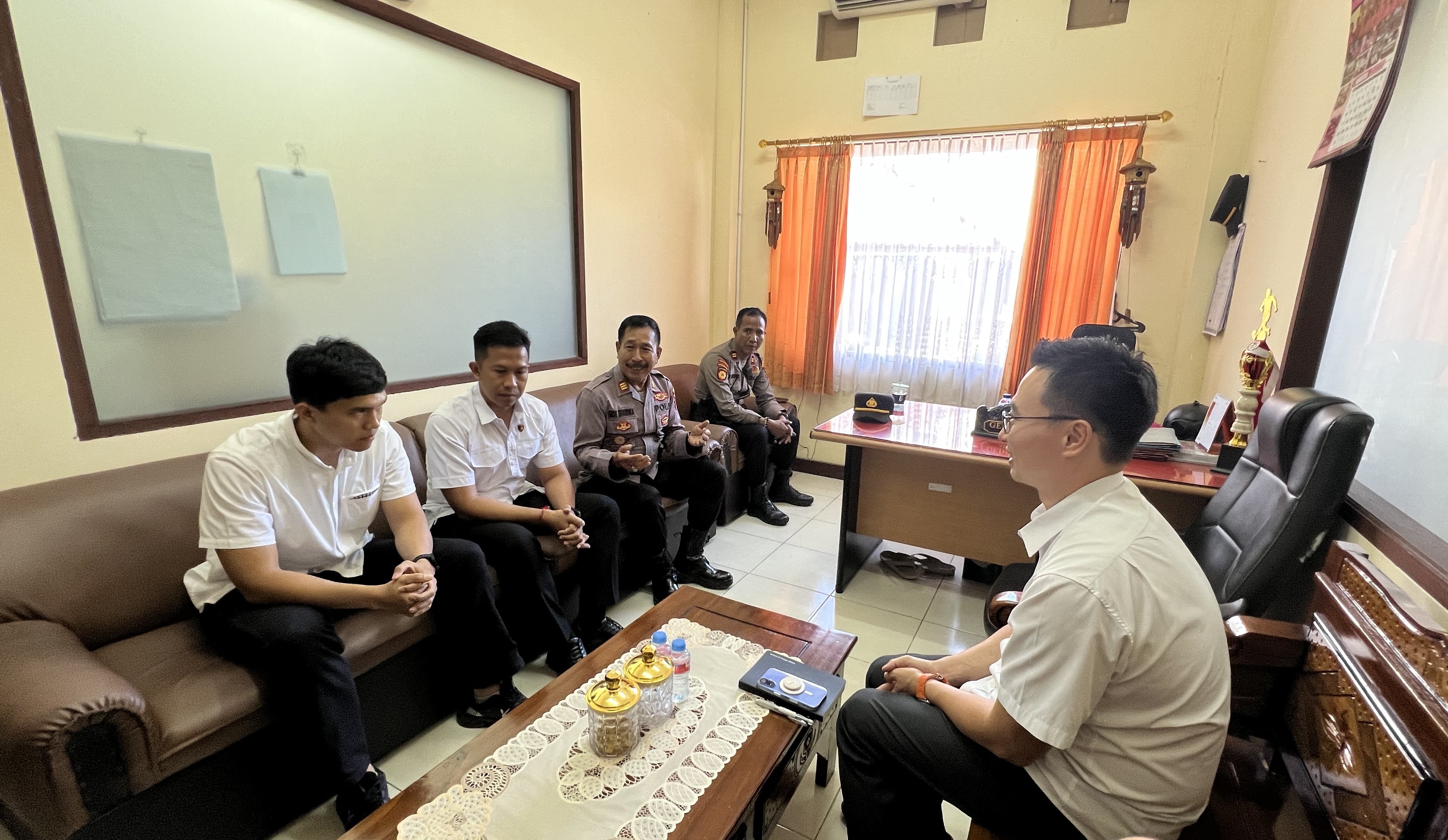 Pertemuan dengan Wakil Kepala Kepolisian Sektor Denpasar Selatan, Pak Gede Suardika