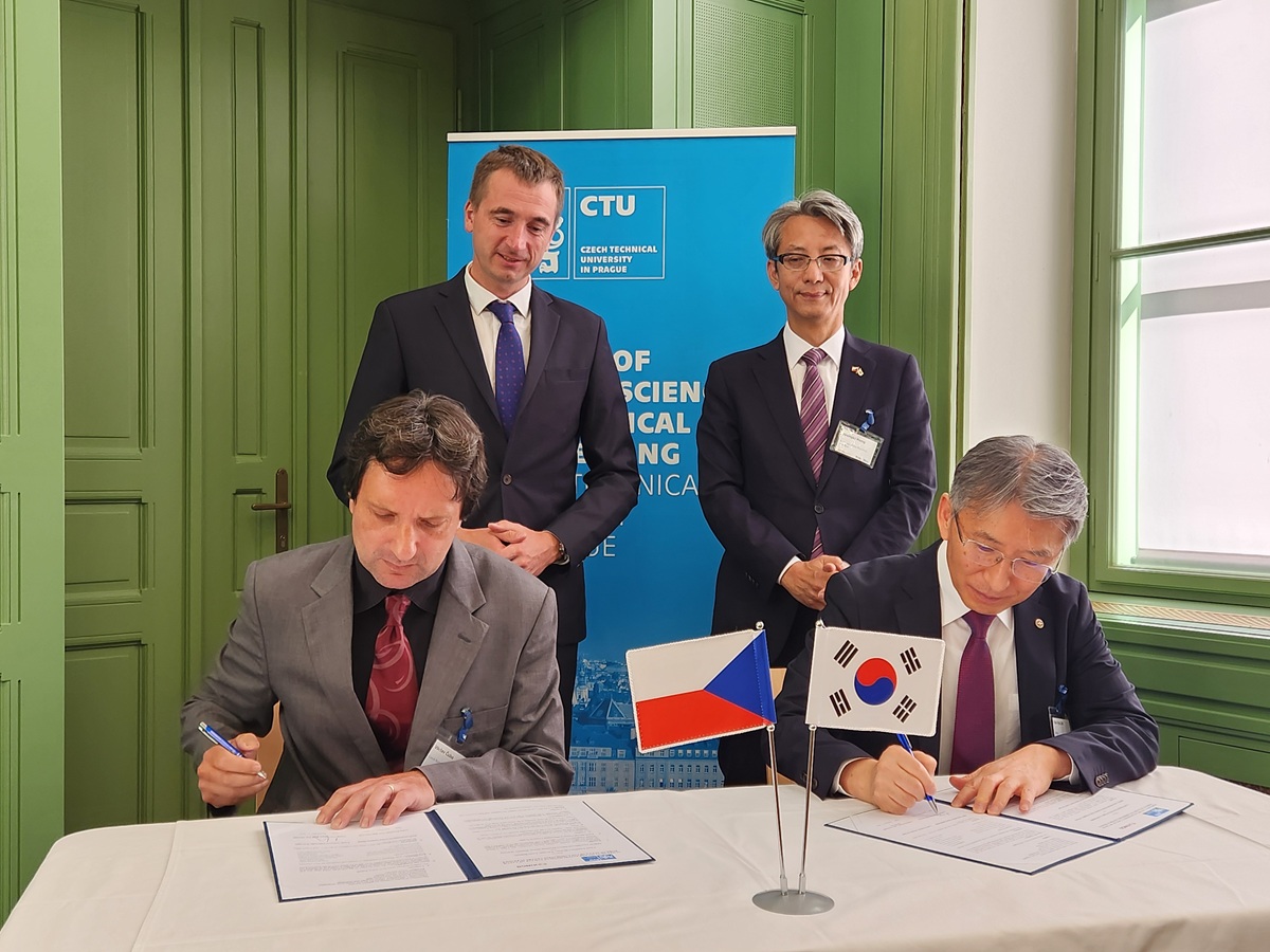 Účast na slavnostním otevření Česko-korejského centra pro jadernou spolupráci (9.9)