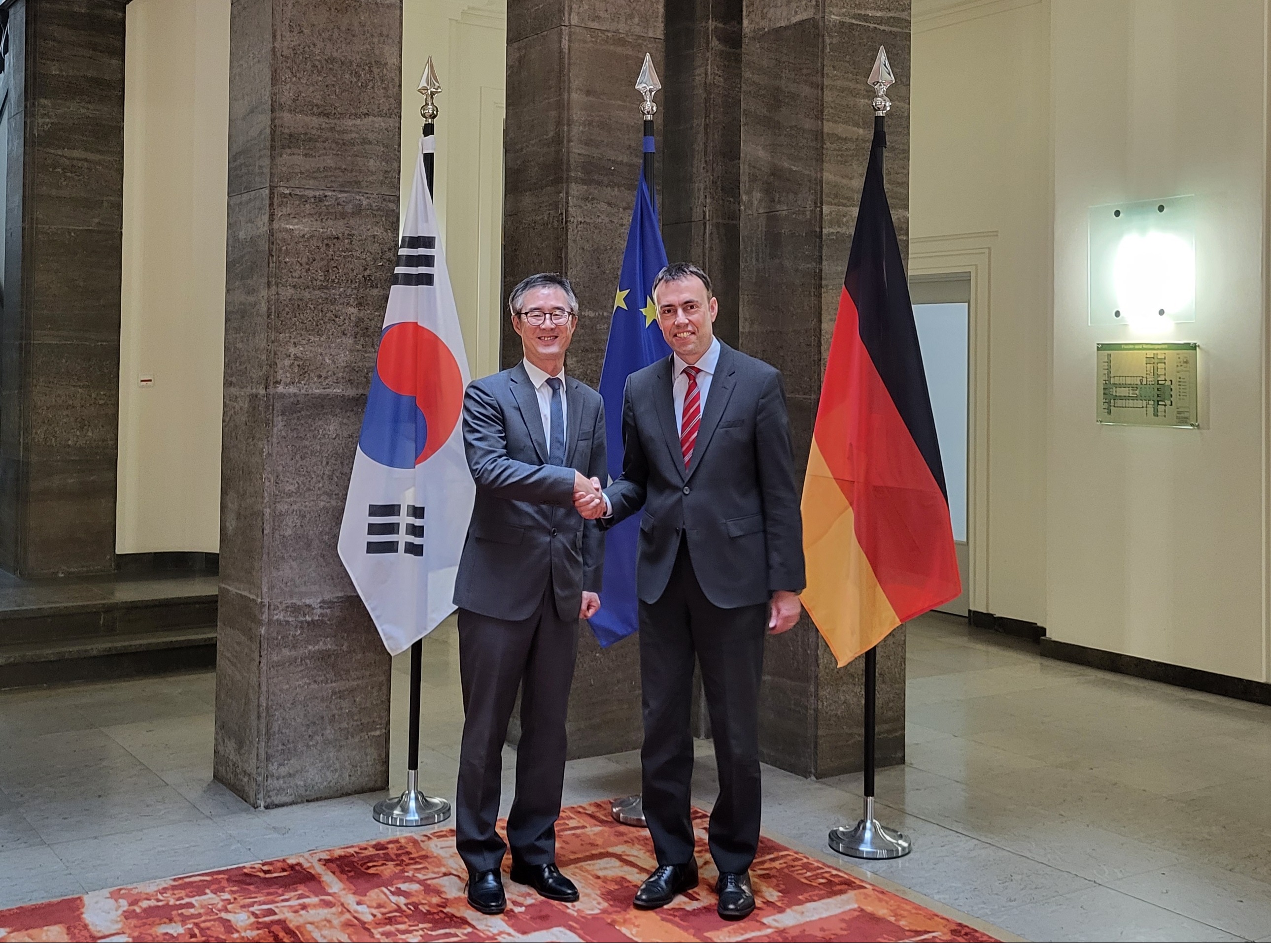 닐스 슈미트(Dr. Nils Schmid) 독일 국방부 정무차관 면담