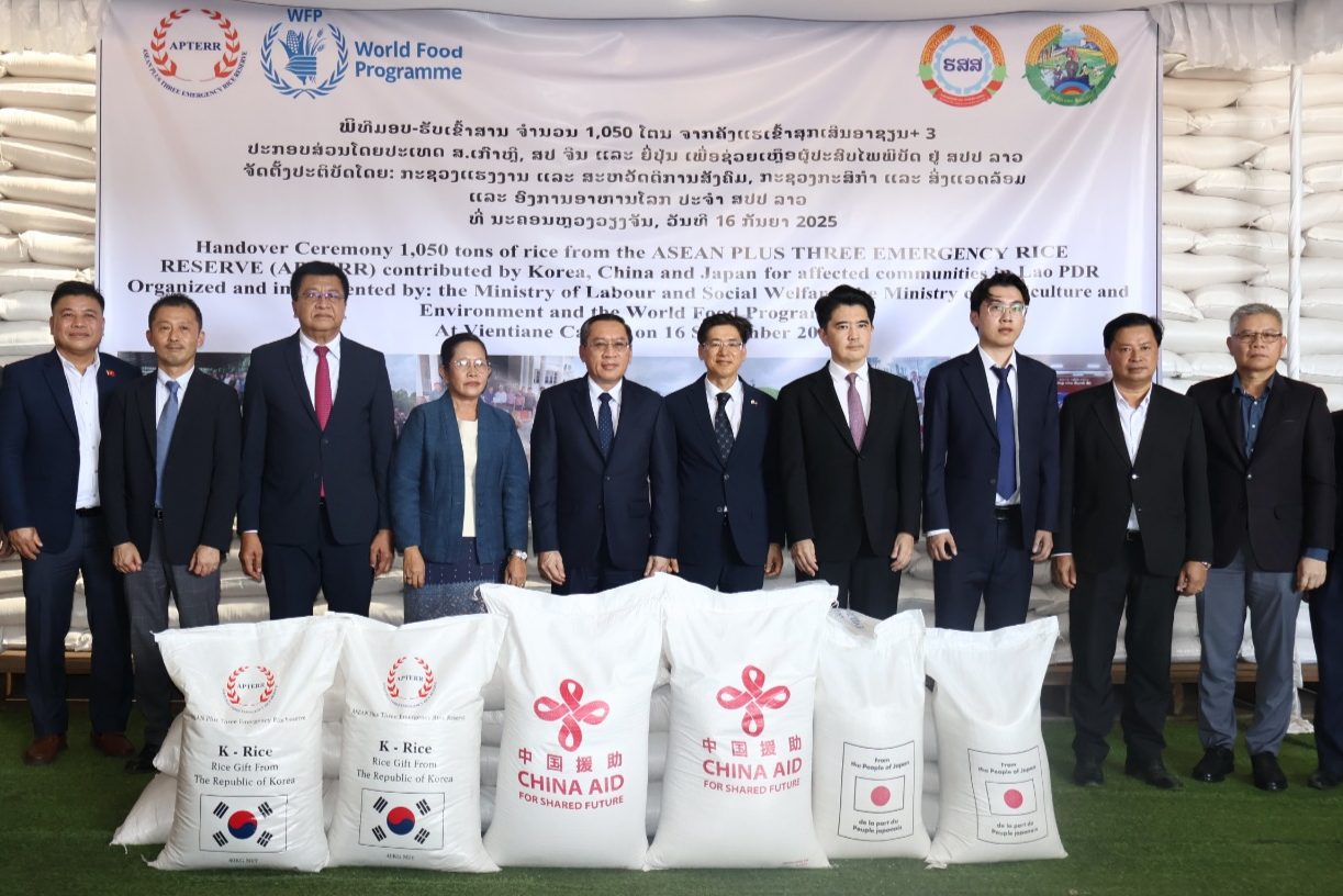 ASEAN+3 countries donate 3,800 tons of rice for Lao flood victims (9.18)