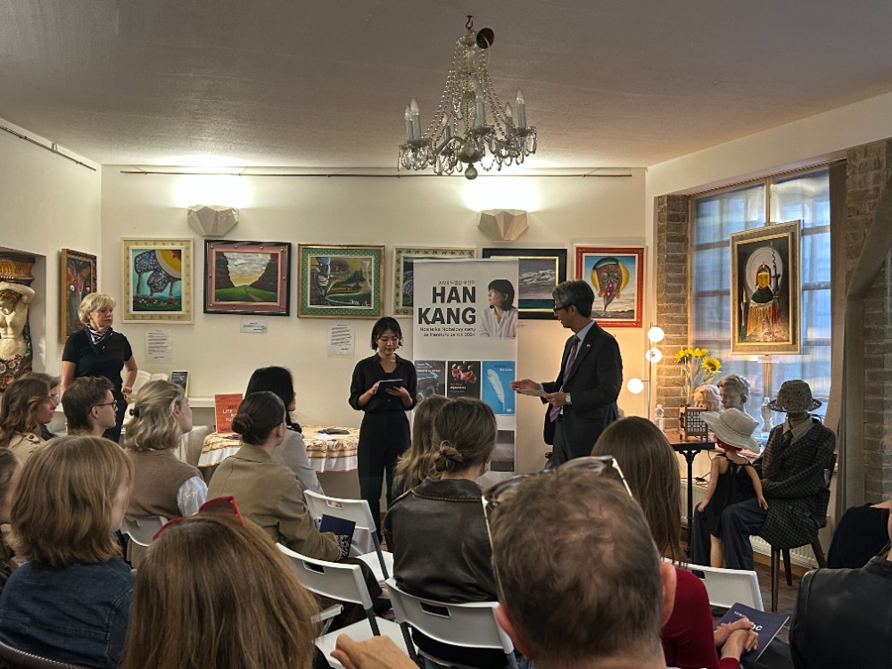 Noc literatury – čtení z díla Han Kang Neloučím se navždy (17. 9.)
