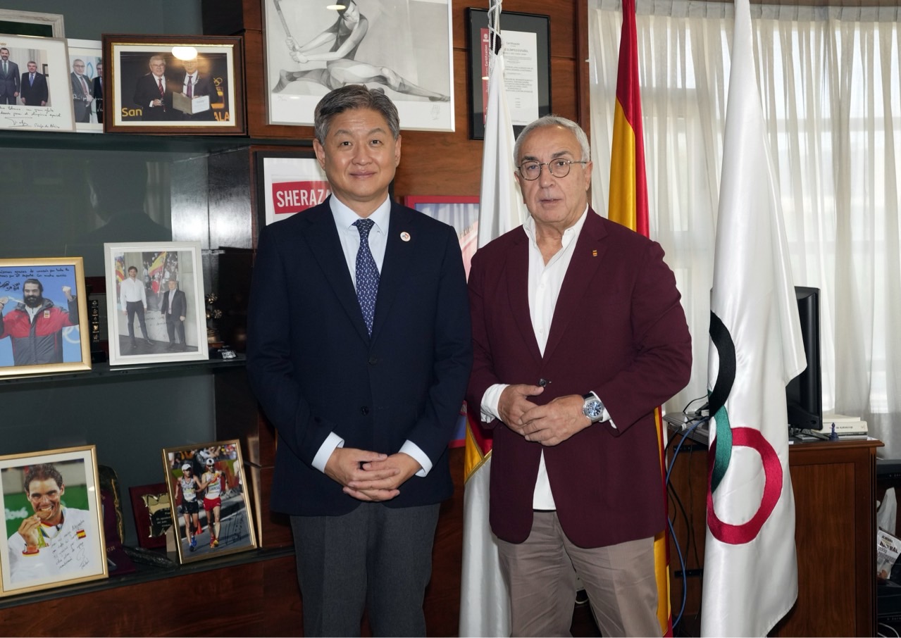 El Embajador Lim Soosuk mantuvo una reunión con el Presidente del Comité Olímpico Español, Alejandro Blanco