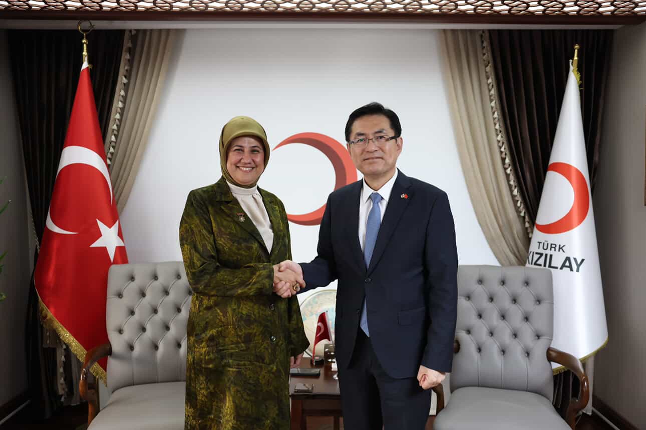 Büyükelçi Yeondoo JEONG'un Türkiye Kızılay Başkanı ile Görüşmesi (26 Eylül)