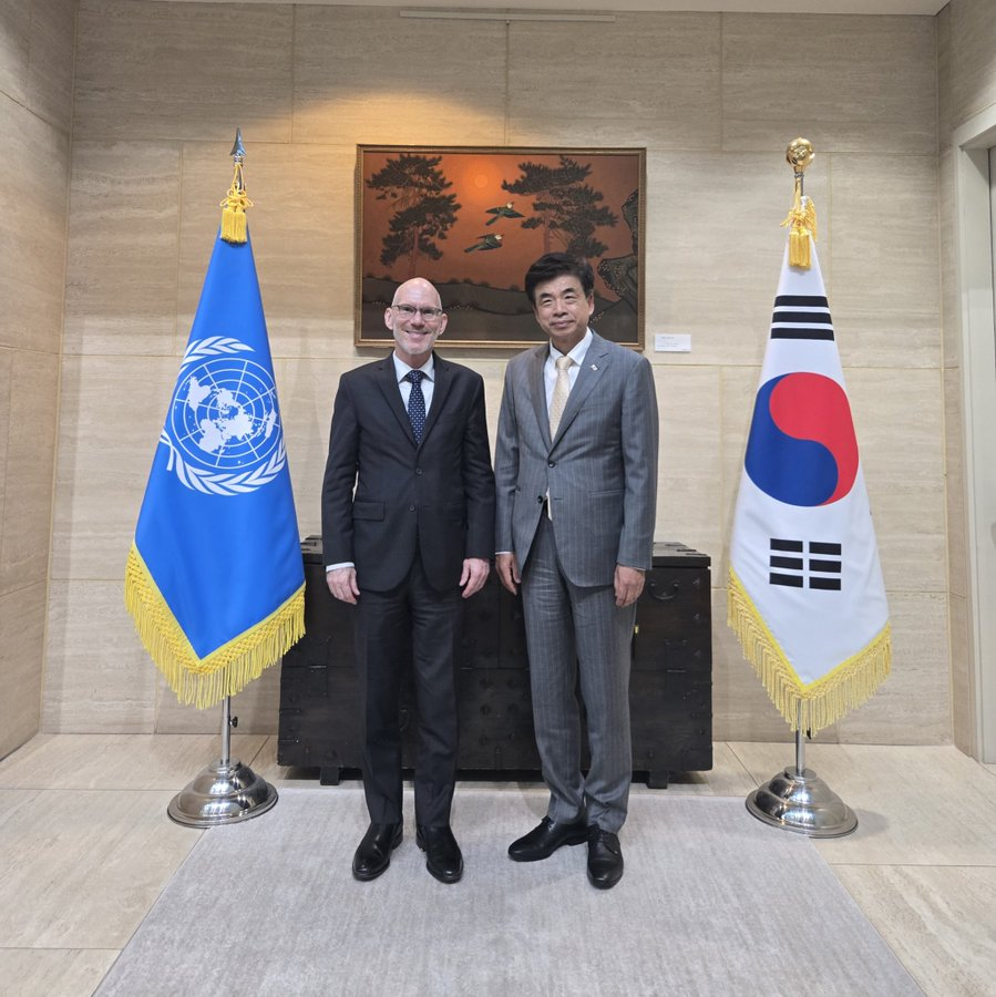 Amb. Cha met with SRSG for Somalia and Head of UNTMIS, Mr. James Swan(10.6)