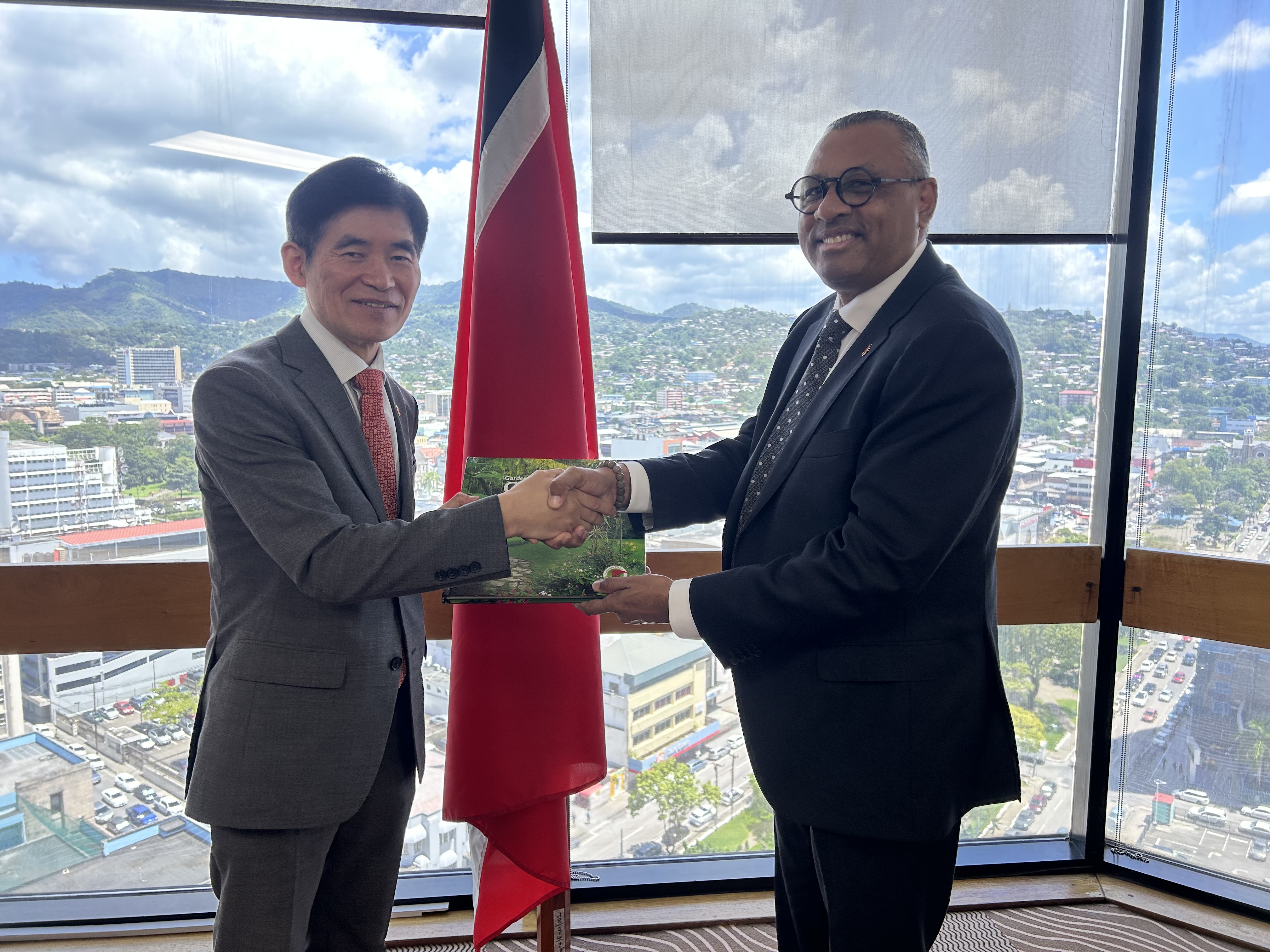 Ambassador Seijoong Kwon Meets with Minister of Planning, Economic Affairs and Development