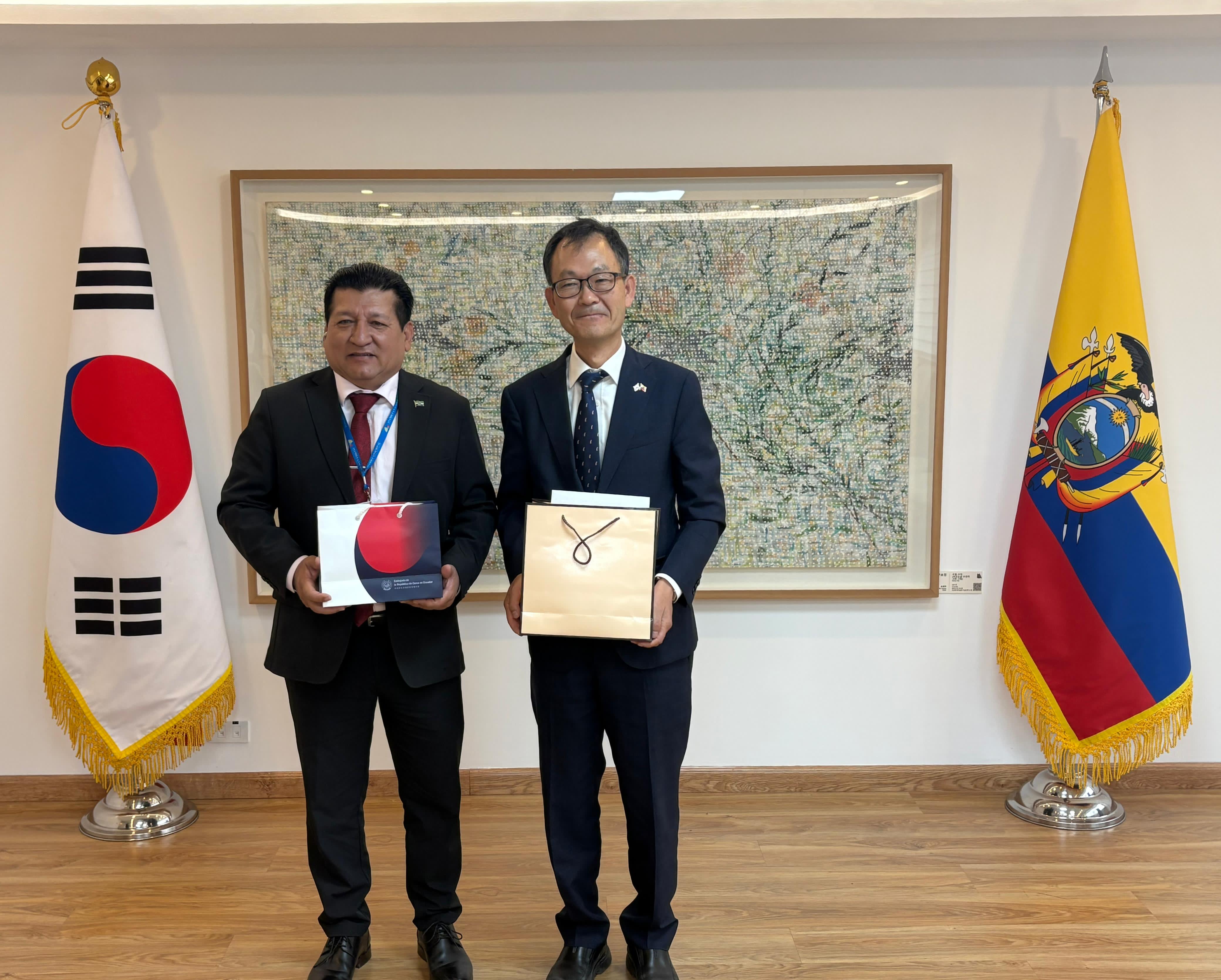 심재현 대사, 헤수스 아리아스 몬탈보 갈라파고스제도 국회의원 접견