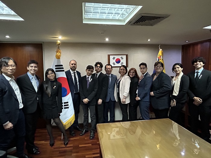 UBA대학교 유엔모의회의 학생대표단 대사관 방문(7.11) 