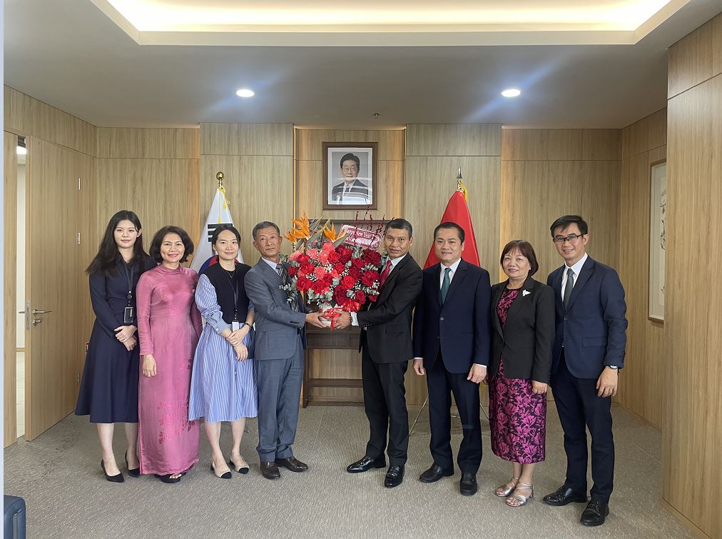 다낭시 인민위원회 방문단 접견(02.12)