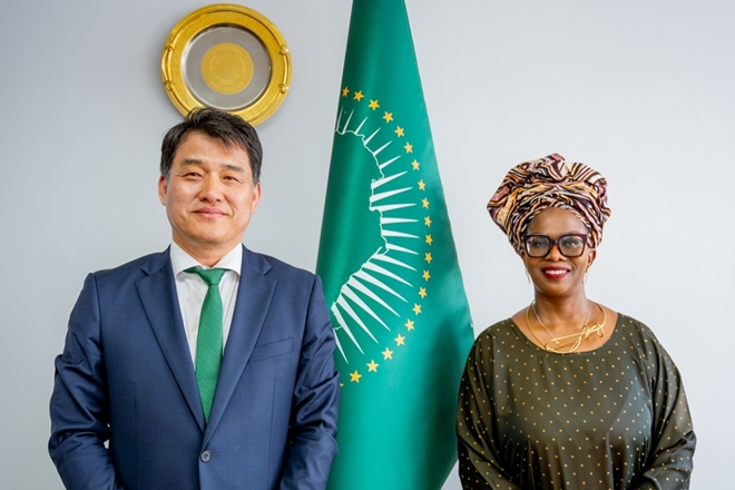 정강 대사, AU 신임 인프라·에너지 집행위원 예방 (2.18)