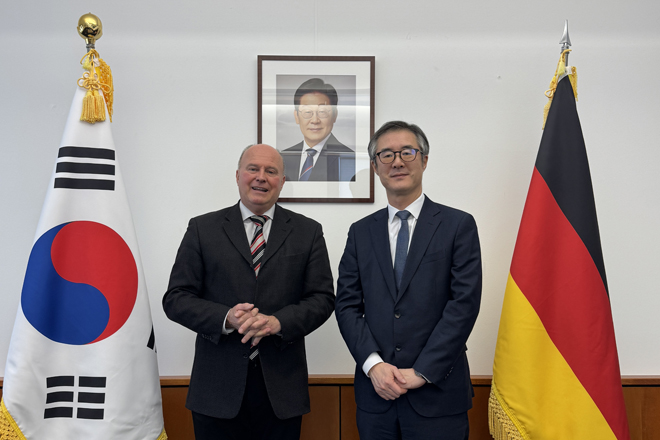 하르트무트 코쉭(Hartmut Koschyk) 전 한독의원 친선협회장 및 한독포럼 독일측 의장 면담