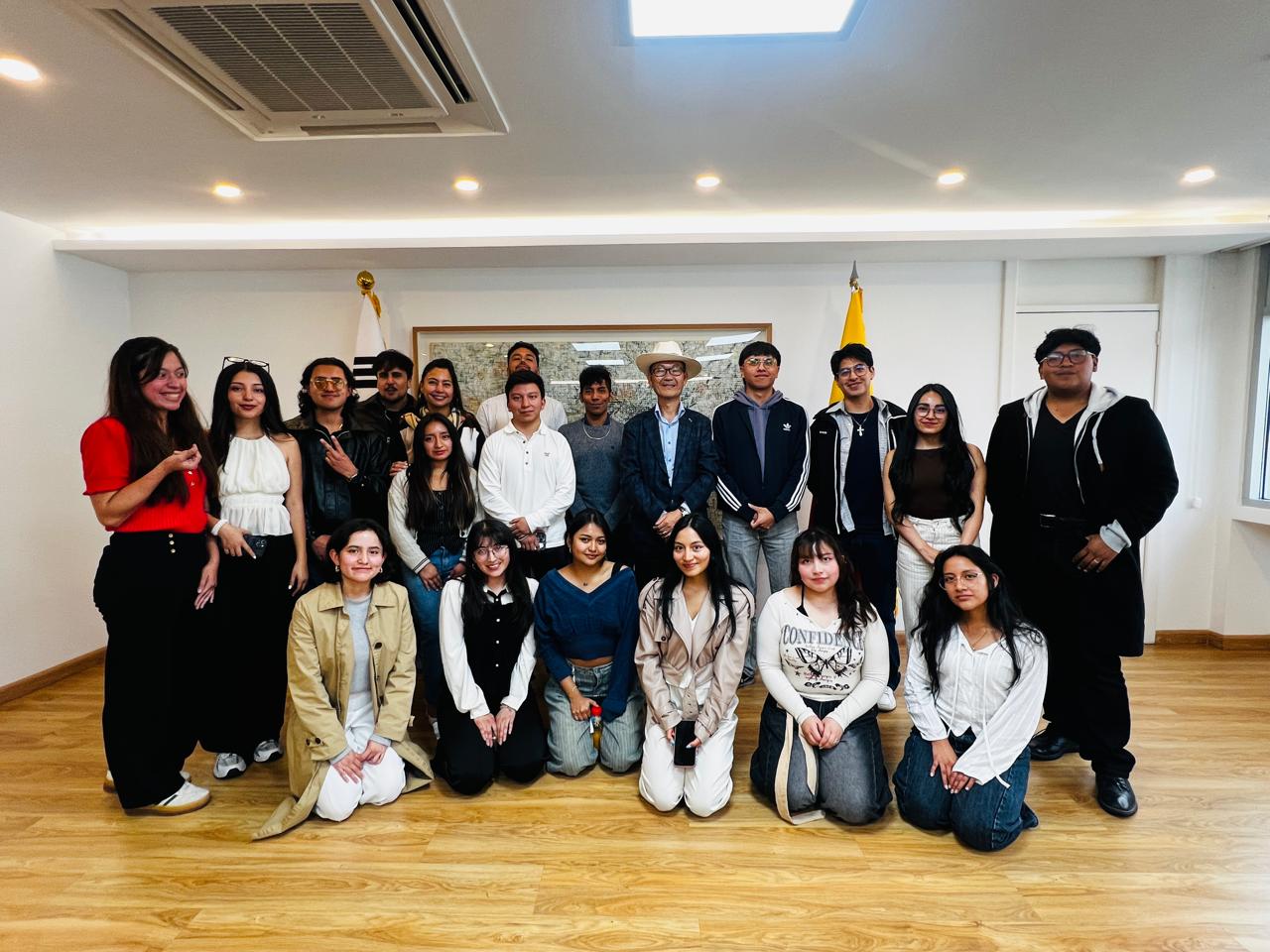 심재현 대사, 한국 경동대 장학생으로 6개월간 수학한  에콰도르 대학생들 접견( 2.24)