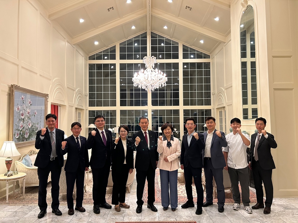 한국농수산식품유통공사 사장 및 출장단 초청 관저 만찬