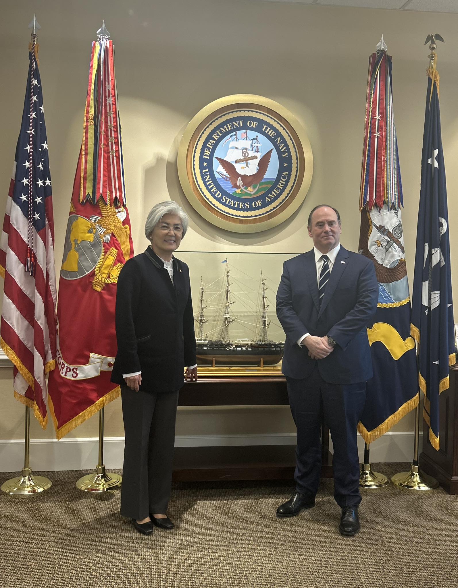 강경화 주미대사, 존 펠란(John Phelan) 美 해군성장관 면담 (11.13)