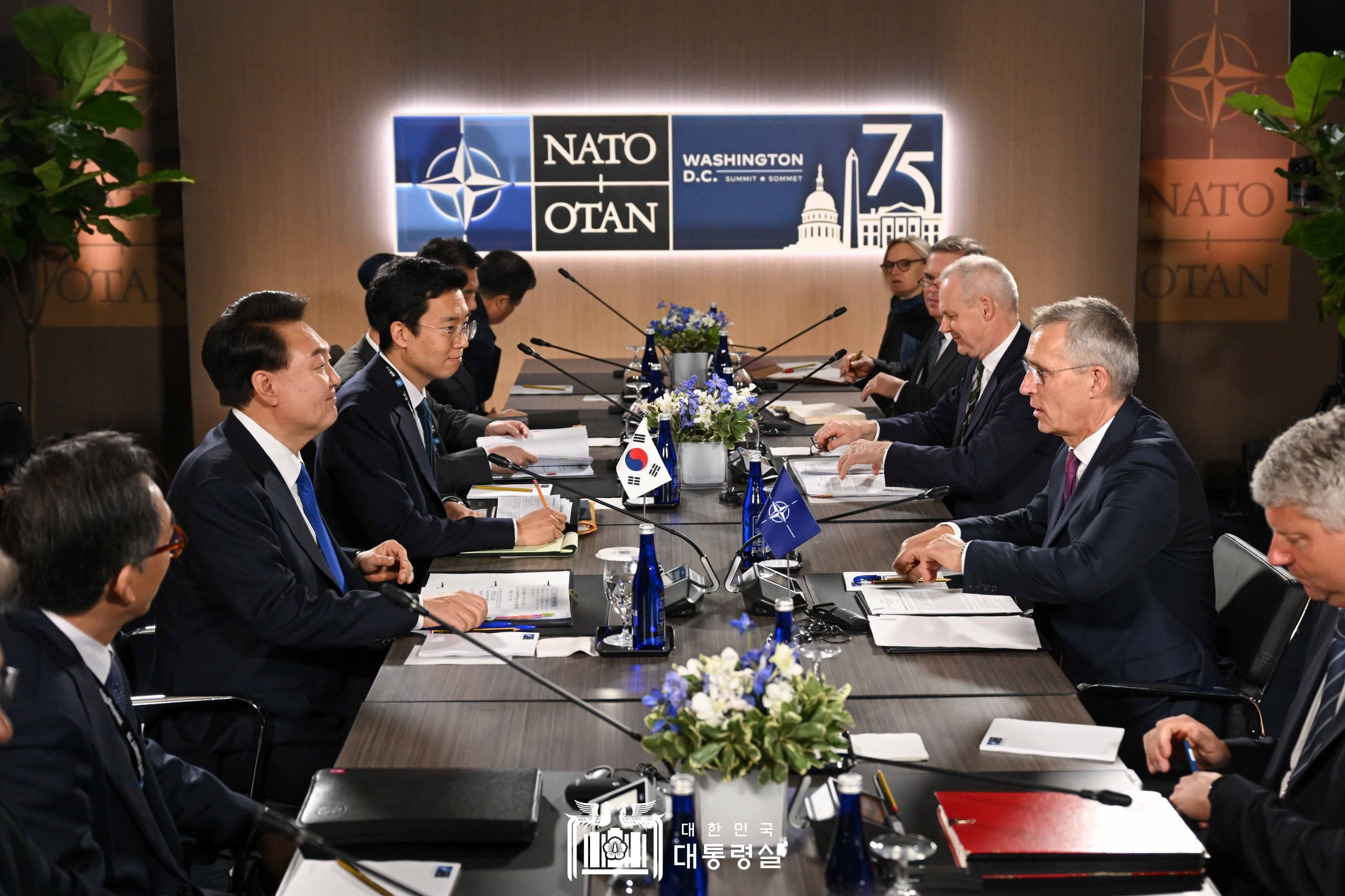 윤석열 대통령, NATO 정상회의 계기 NATO 사무총장 면담
