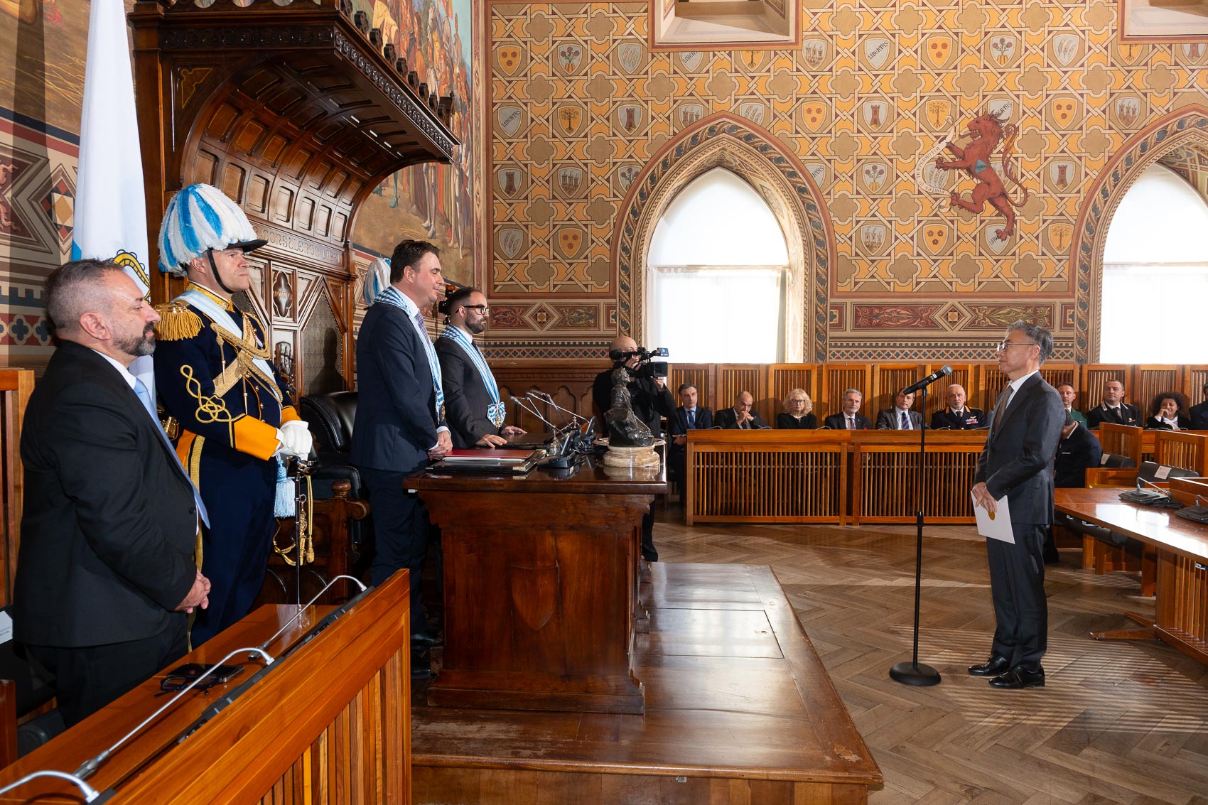 산마리노 집정관 앞 신임장 제출(11.13.)