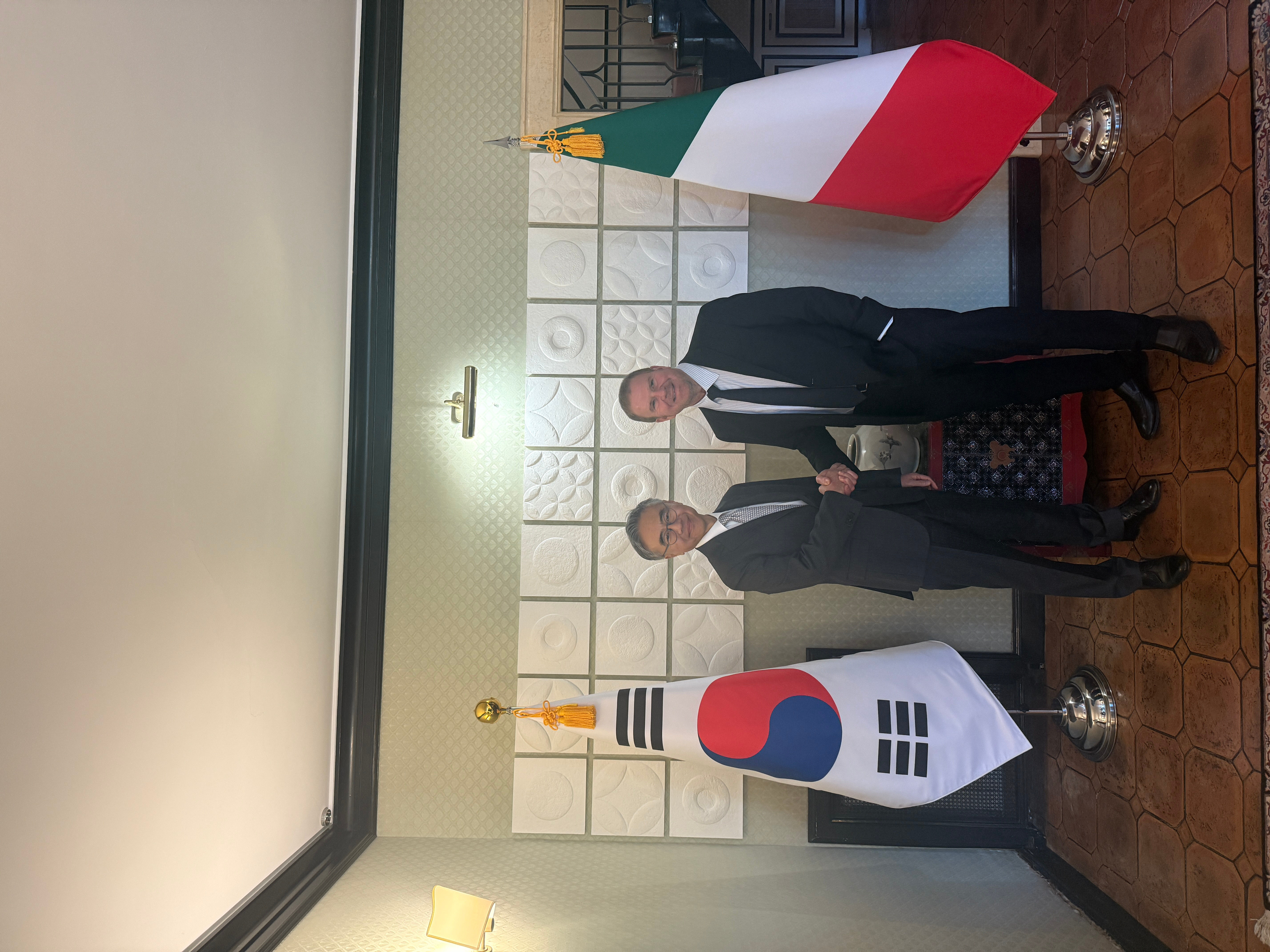 주이탈리아 미국대사 초청 관저오찬(12.12.)_뉴스 이미지