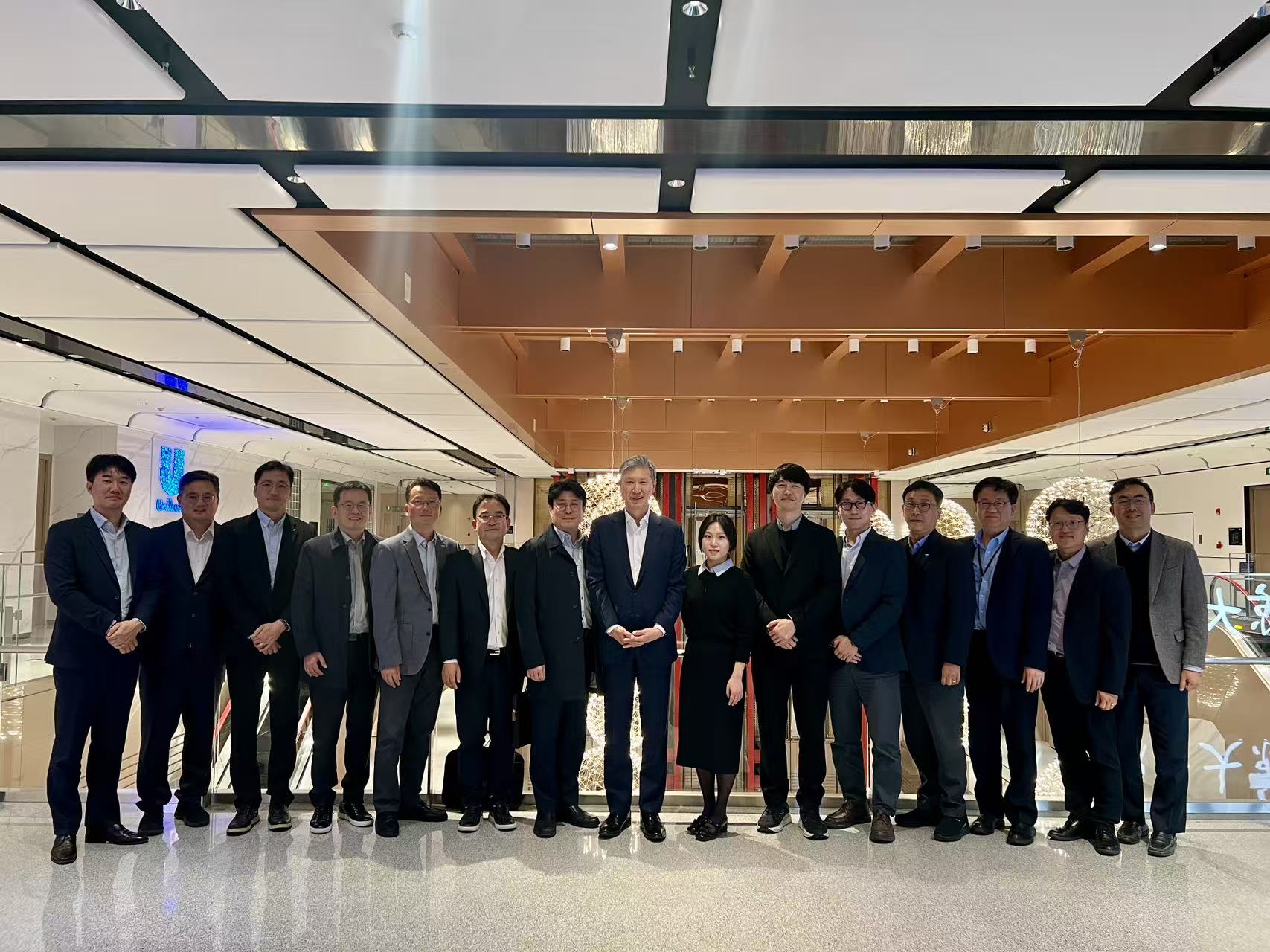 재중 산업·무역 유관 기관과의 만찬 간담회(11.12.)