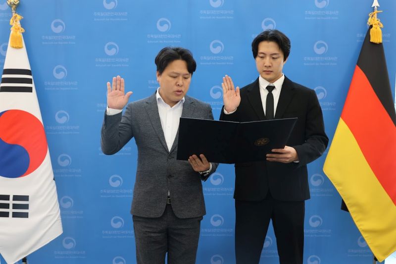 민주평화통일자문회의 제22기 자문위원 위촉장 전수식 개최