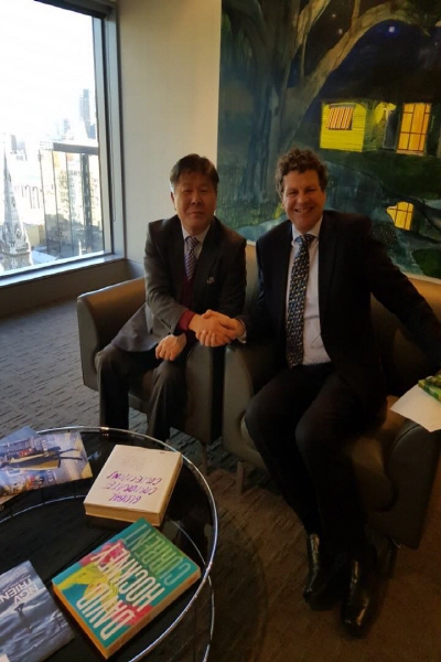 Meeting with Chancelor of Monash Univ. Mr.Simon Mckeon