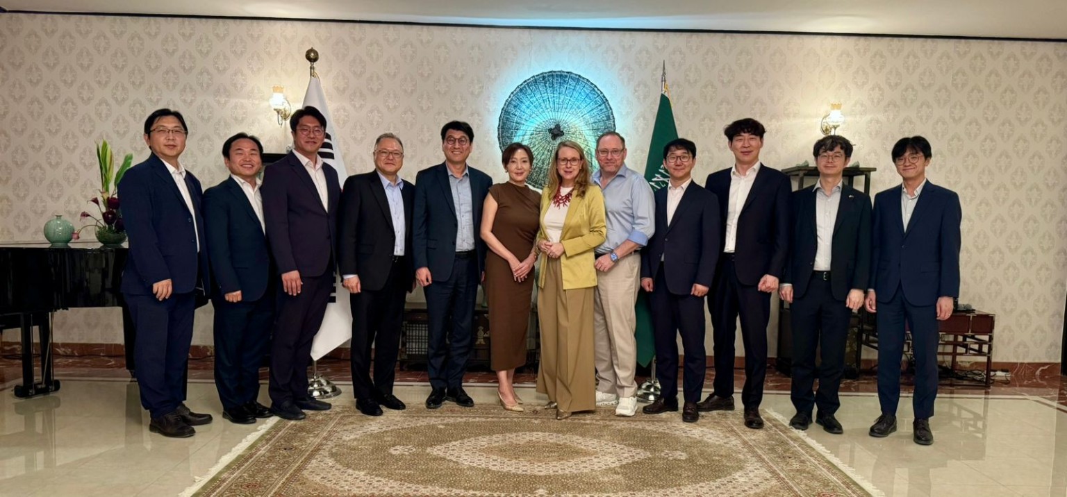 대사대리, 아람코 디지털 고문 면담