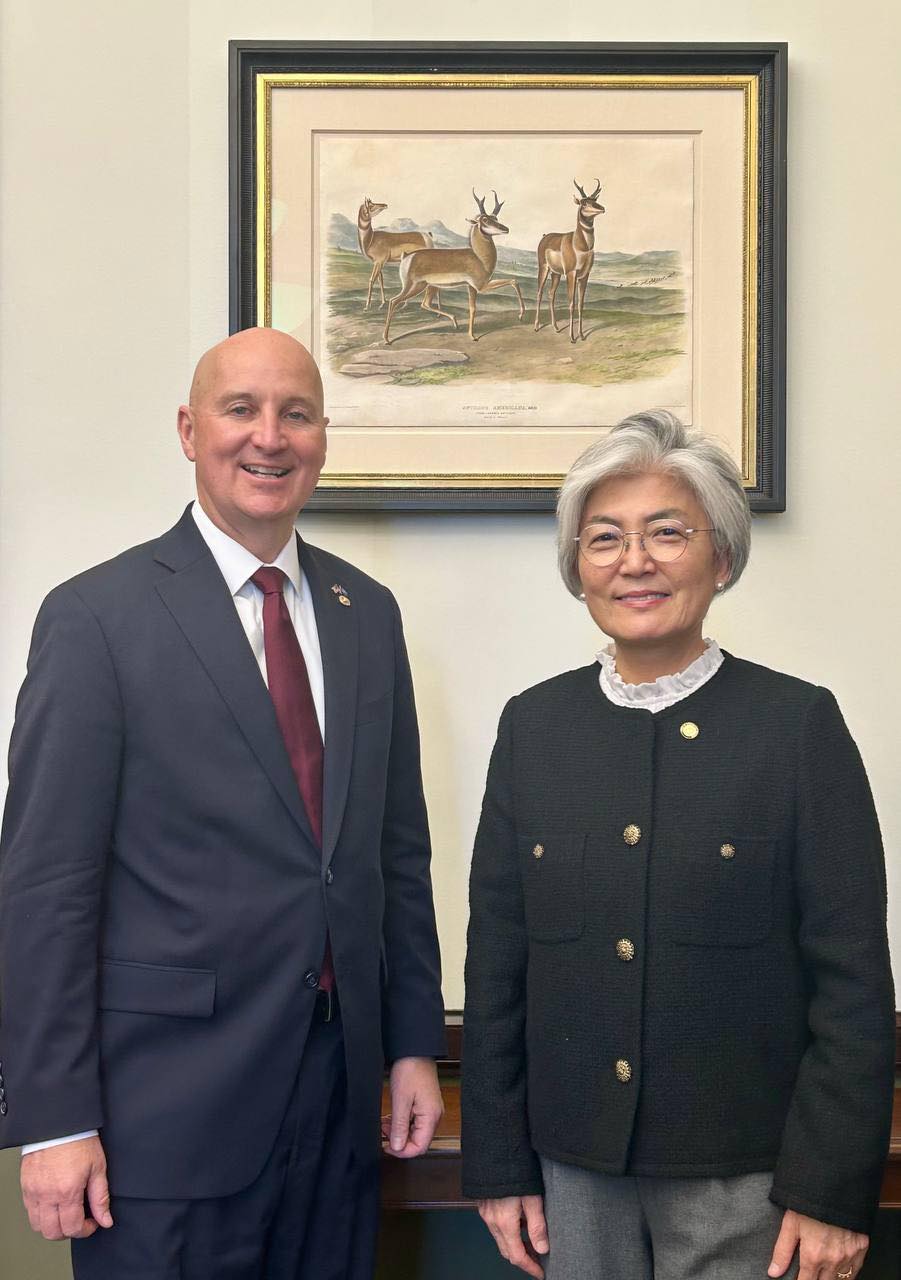 강경화 주미대사, 피트 리케츠(Pete Ricketts) 상원 외교위 동아태소위원장(공화/네브라스카) 면담 (11.4)