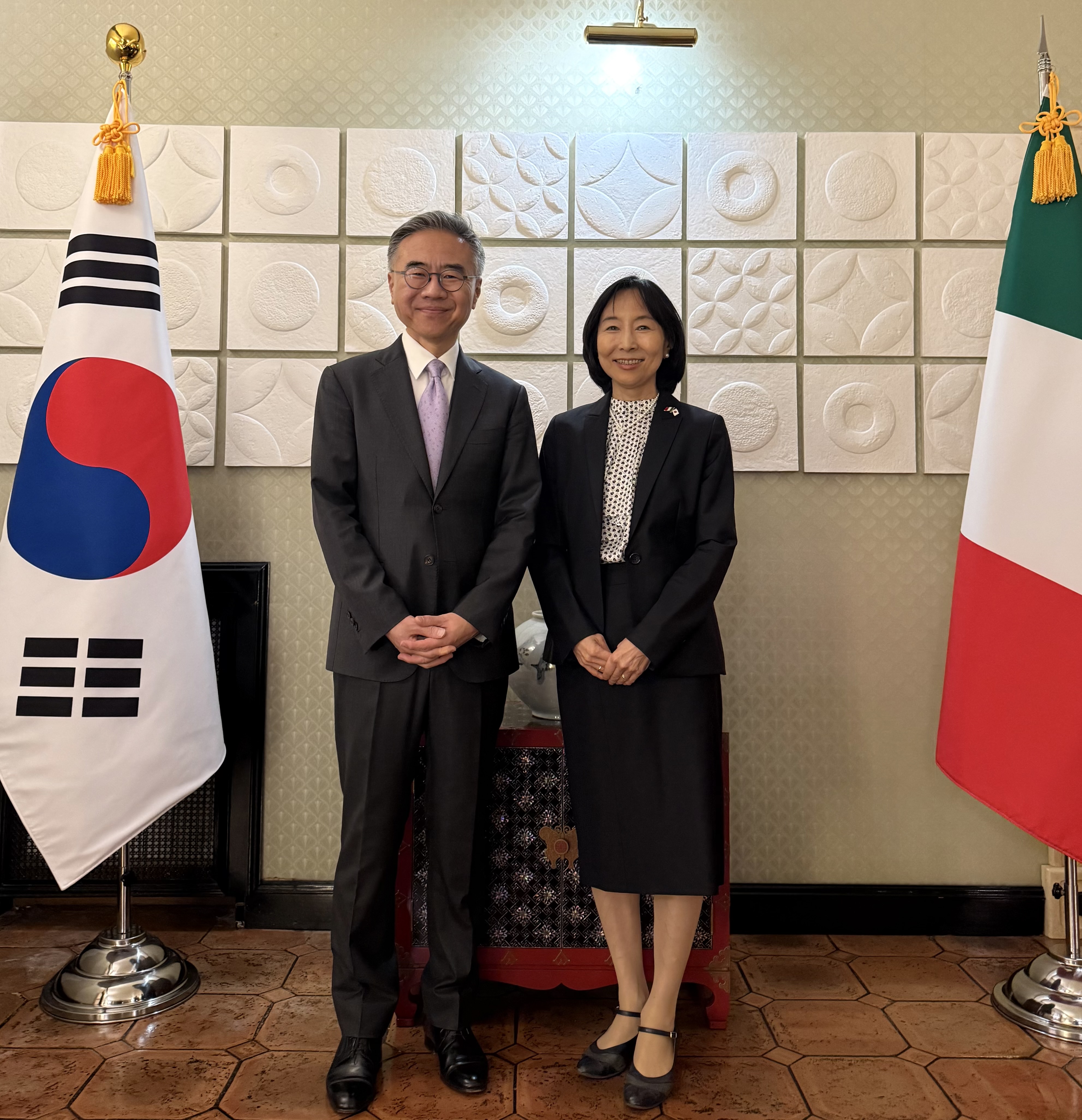 주이탈리아 일본 대사 초청 관저 만찬(3.3.)