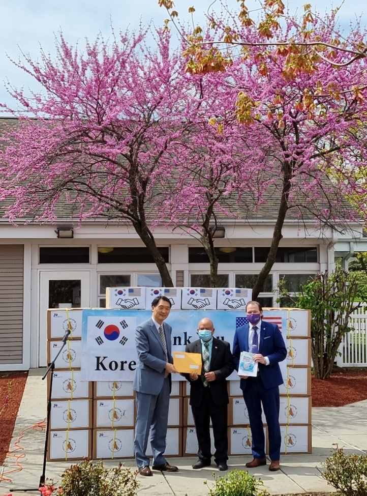 주뉴욕총영사관, 뉴욕주 보훈처에 마스크 기증