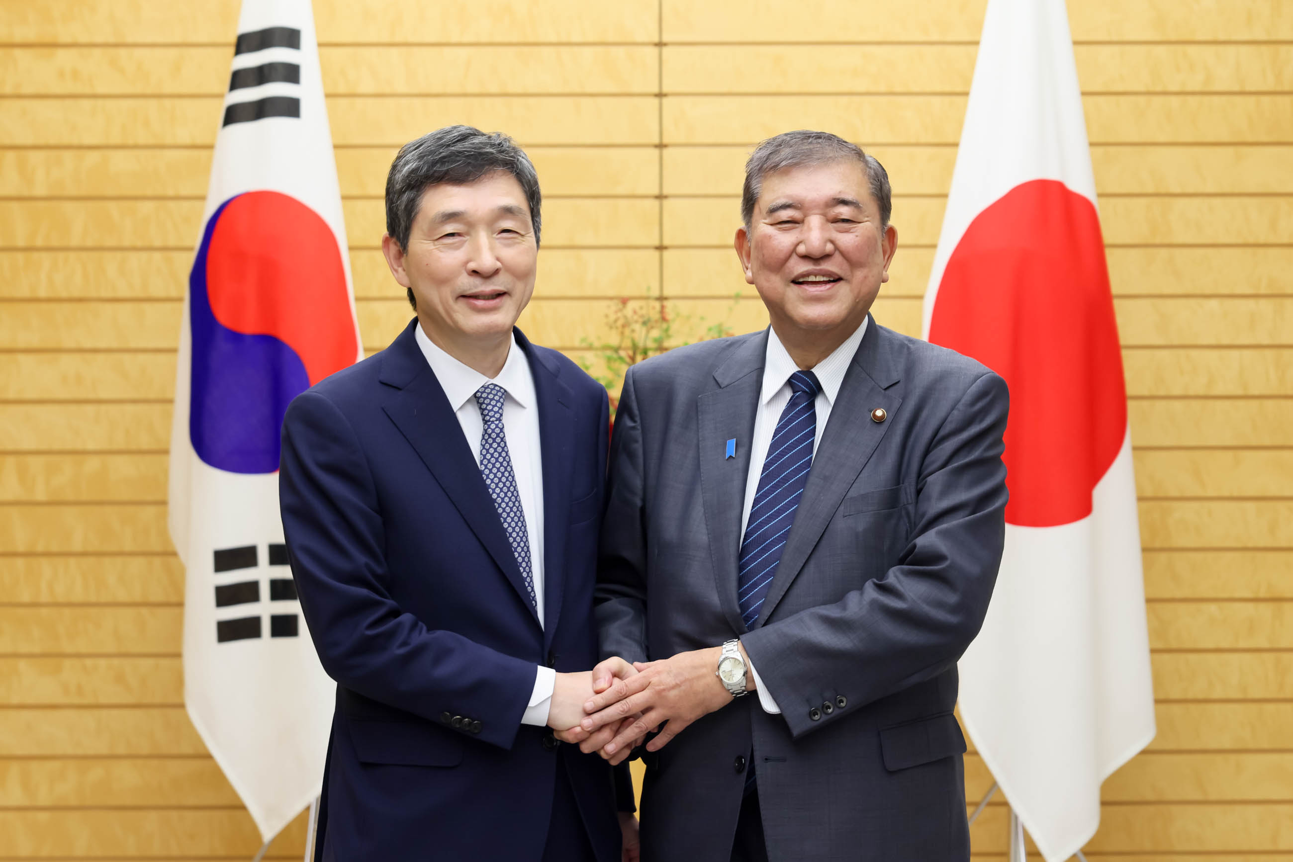 이혁 주일대사, 이시바 시게루 일본 총리 예방_뉴스 이미지