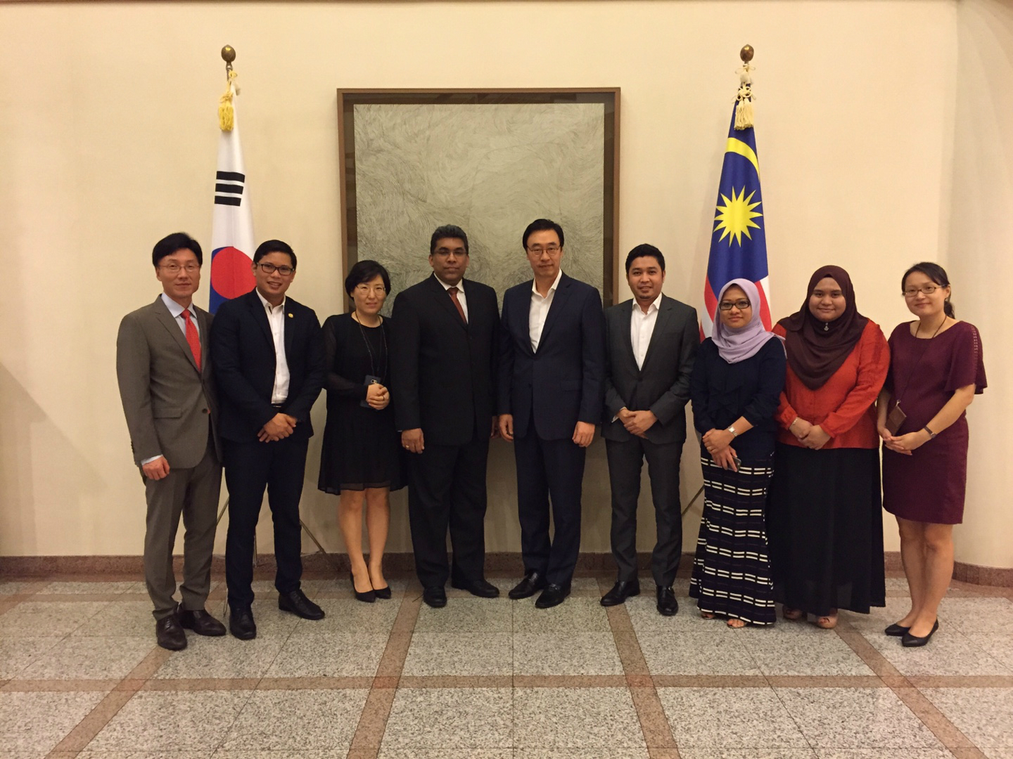 Ambassador invites Malaysian Foreign Ministry officials to 